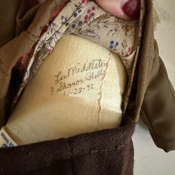 Lloyd & Lee Middleton Scottie Porcelain doll - Picture 7 of 8